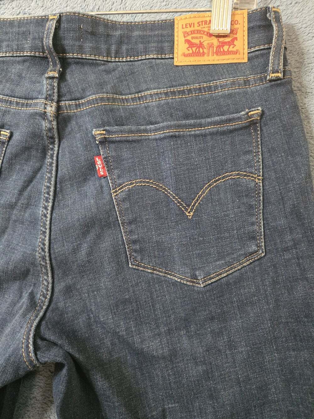 Levi's 711 Skinny Stretch Women's 30x30 Blue Dark Wash Jeans